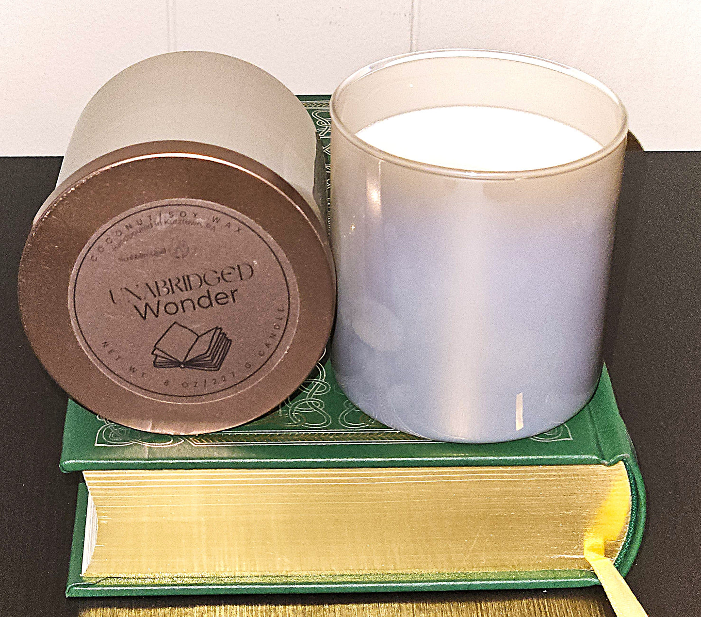 Unabridged Wonder 8 oz Candle